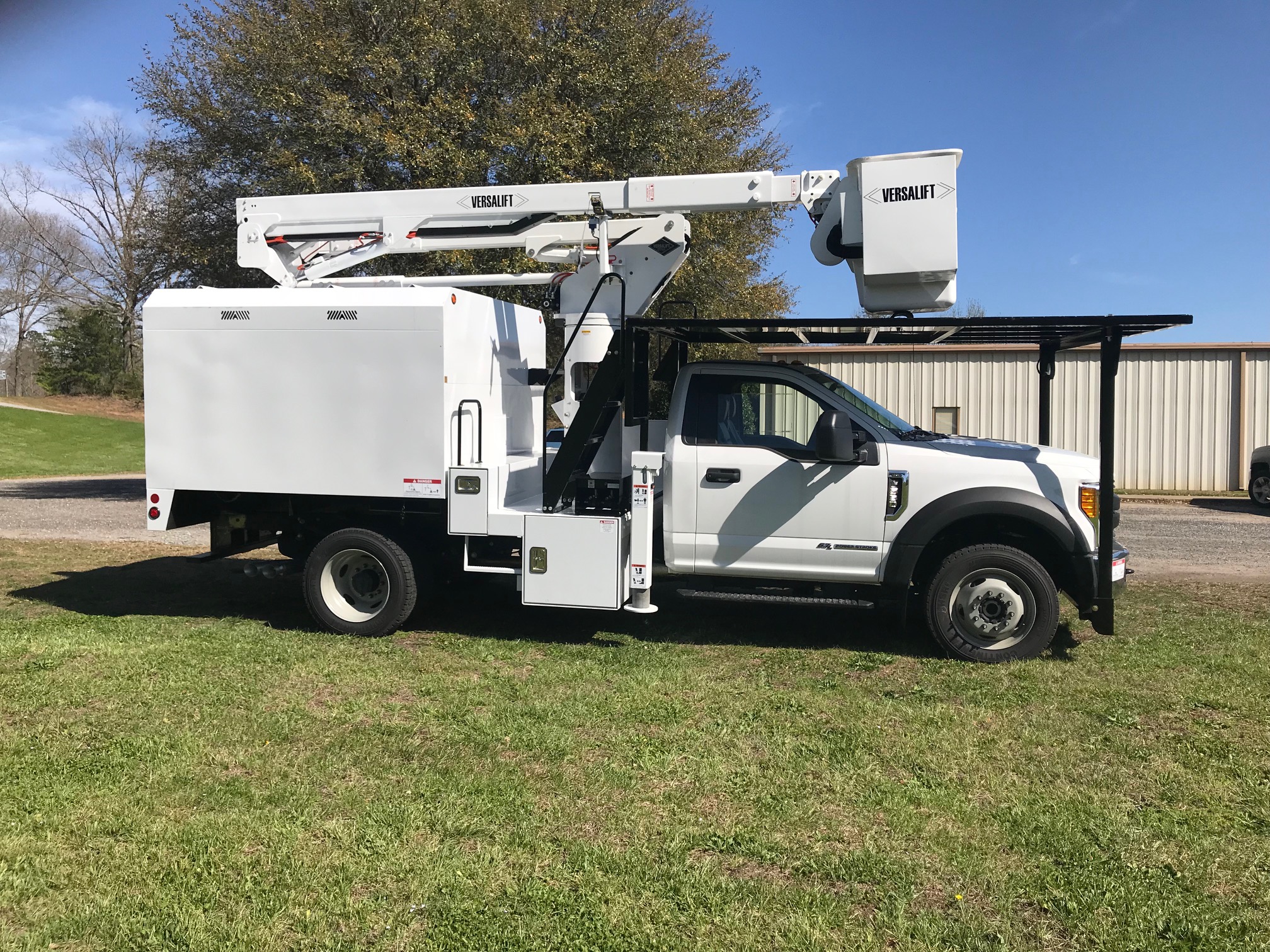 2019 Ford 550 4x4 with Versalift SST40 Metro Pkg - Versalift Forestry