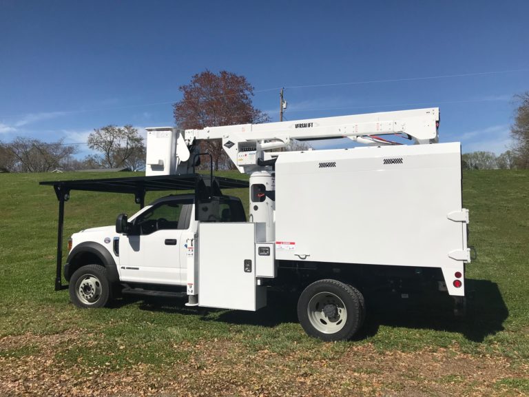 2020 Ford 550 4x4 with Versalift SST40 Metro Pkg - Versalift Forestry